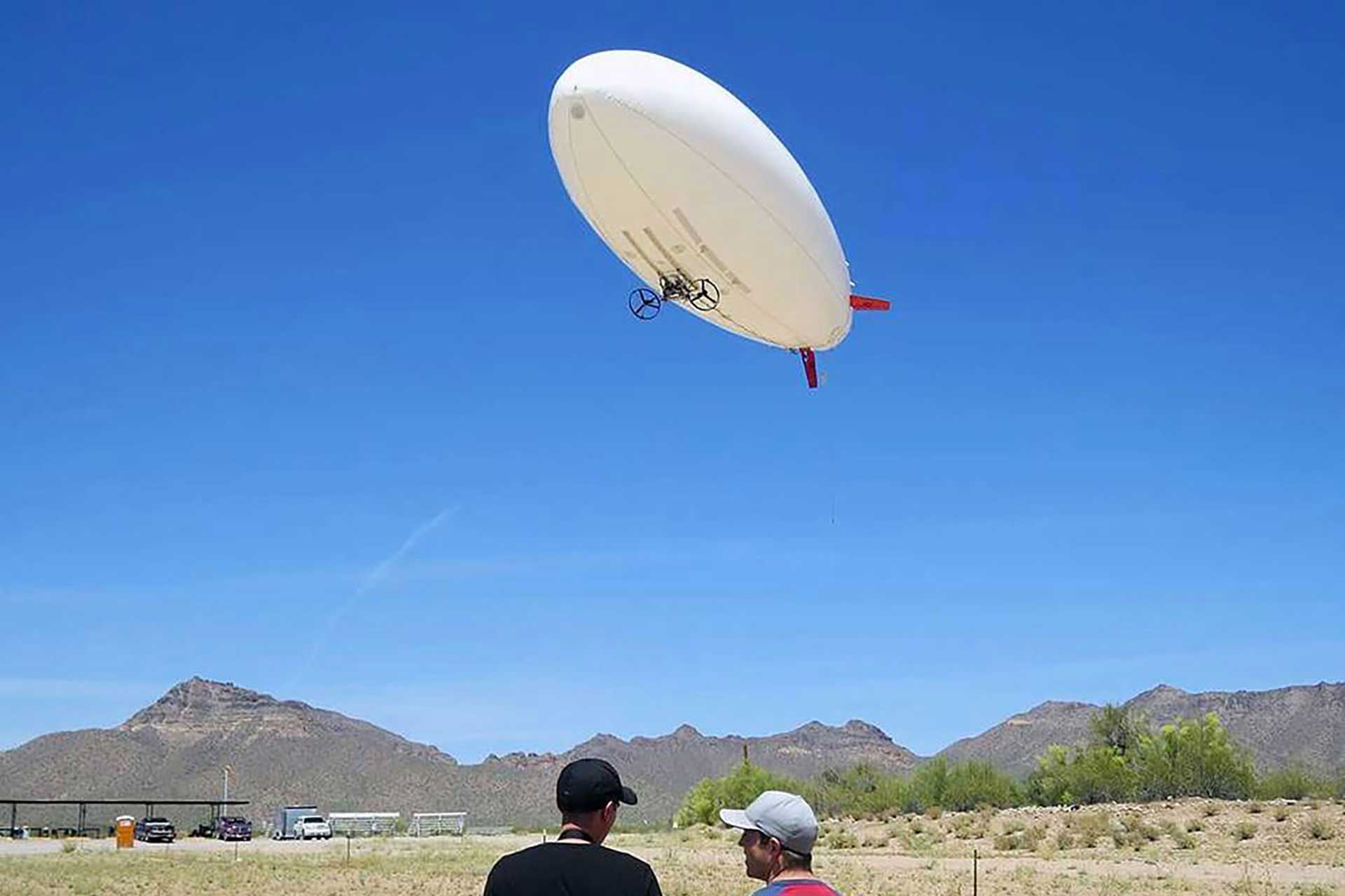 7-m-outdoor-RC-Blimp-flying